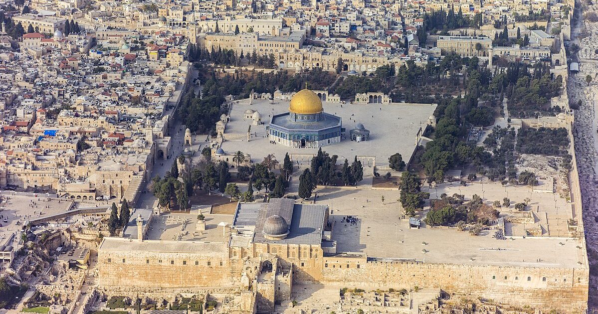 Hoppá: A zsidók újra énekelhetnek és táncolhatnak a Templomhegyen!