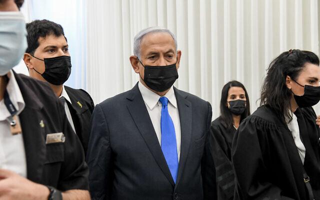 Hét évre eltilthatják Netanjahut a közügyektől