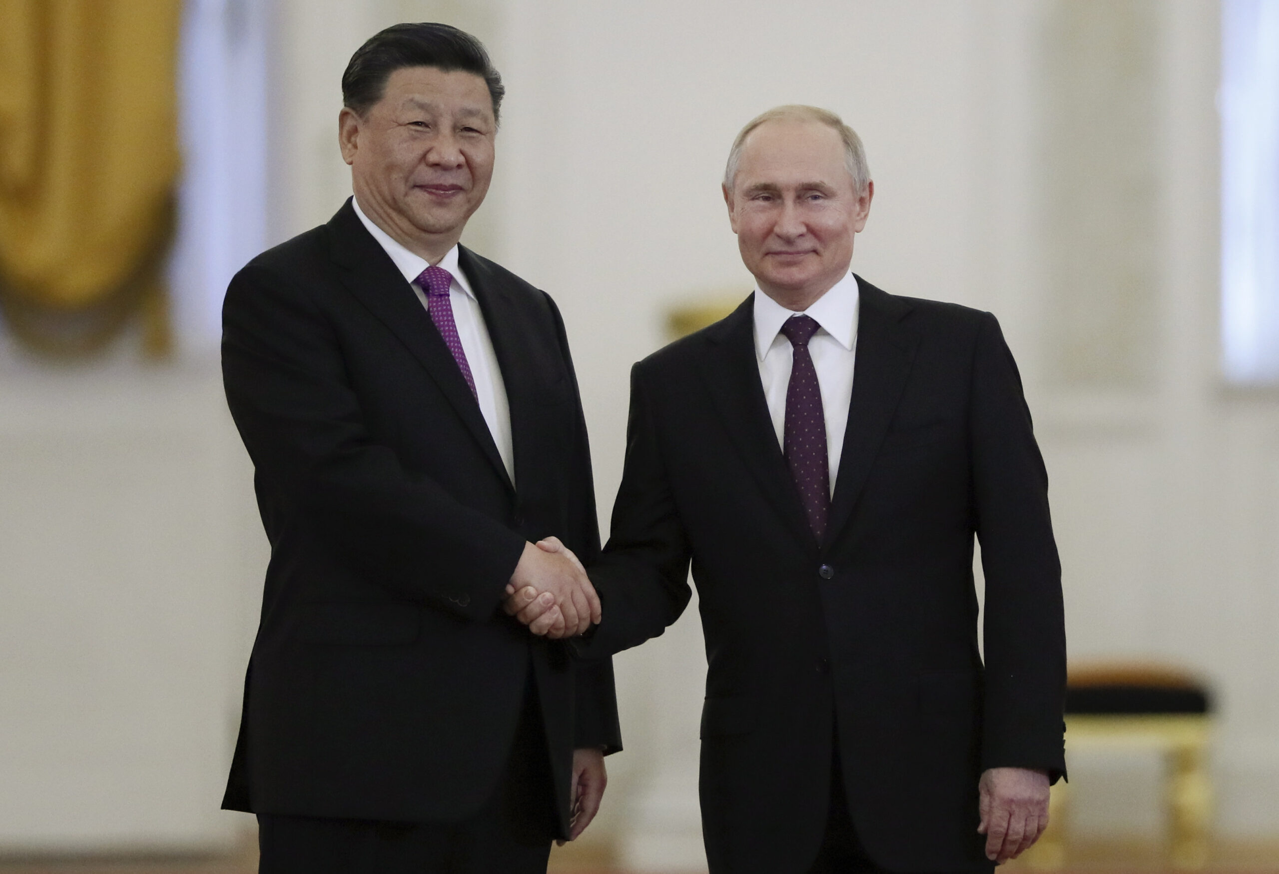 Oroszország és Kína háborút hirdetett a múlt ellen