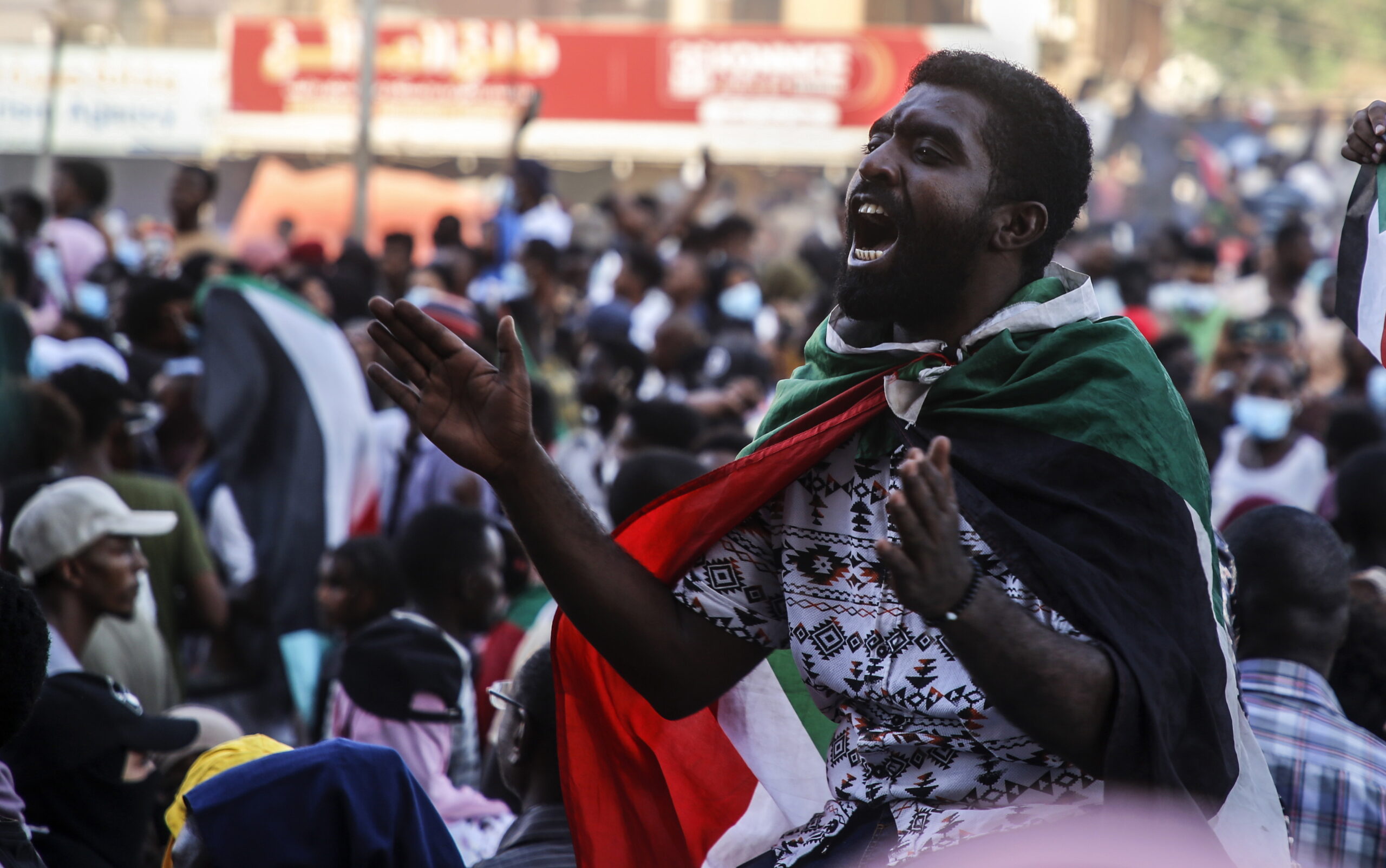 Polgárháborús a helyzet Szudánban, harcok robbantak ki a fővárosban
