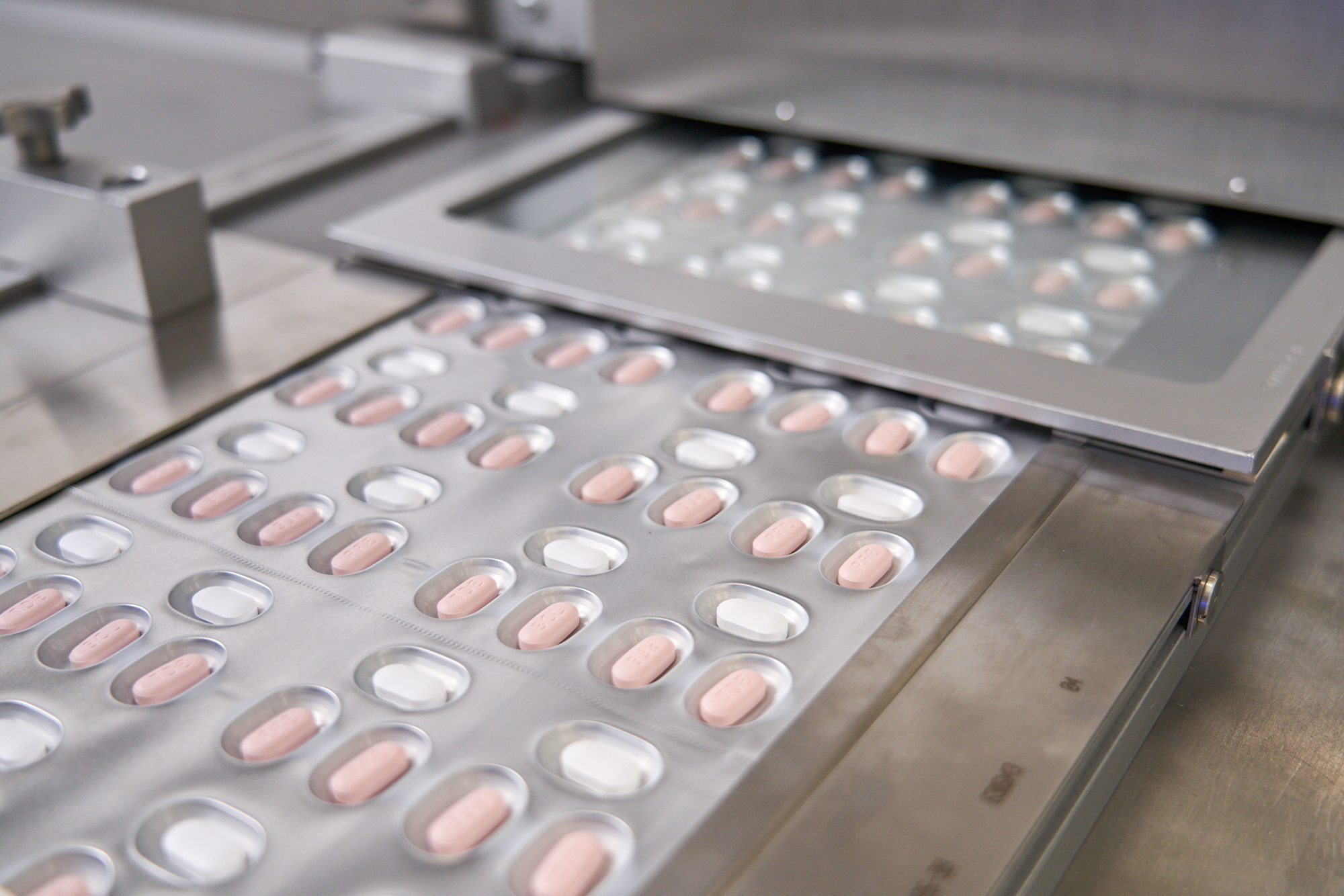 Ezen a héten érkezik Izraelbe a Pfizer első covid-elleni tabletta szállítmánya
