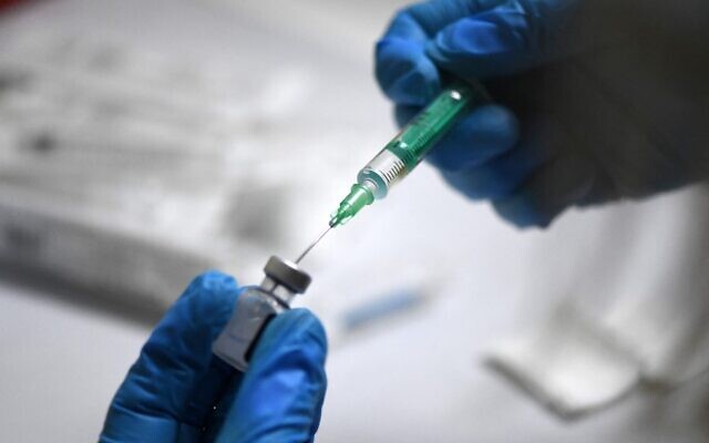 Megkezdődött a Pfizer-BioNTech Omikron elleni vakcinájának tesztje