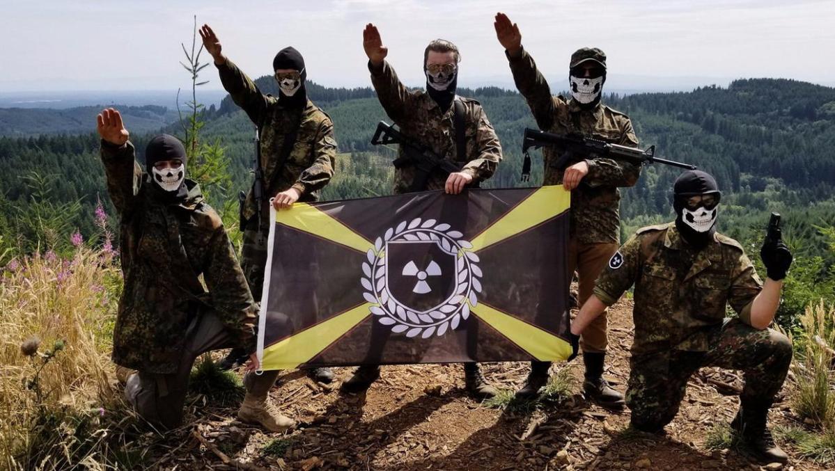 Lefejezték az Atomwaffen neonáci csoportot, 7 év börtönt kapott a vezetőjük