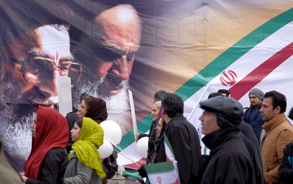 Tovább fokozódik Iránban az iszlamista rezsim elnyomása
