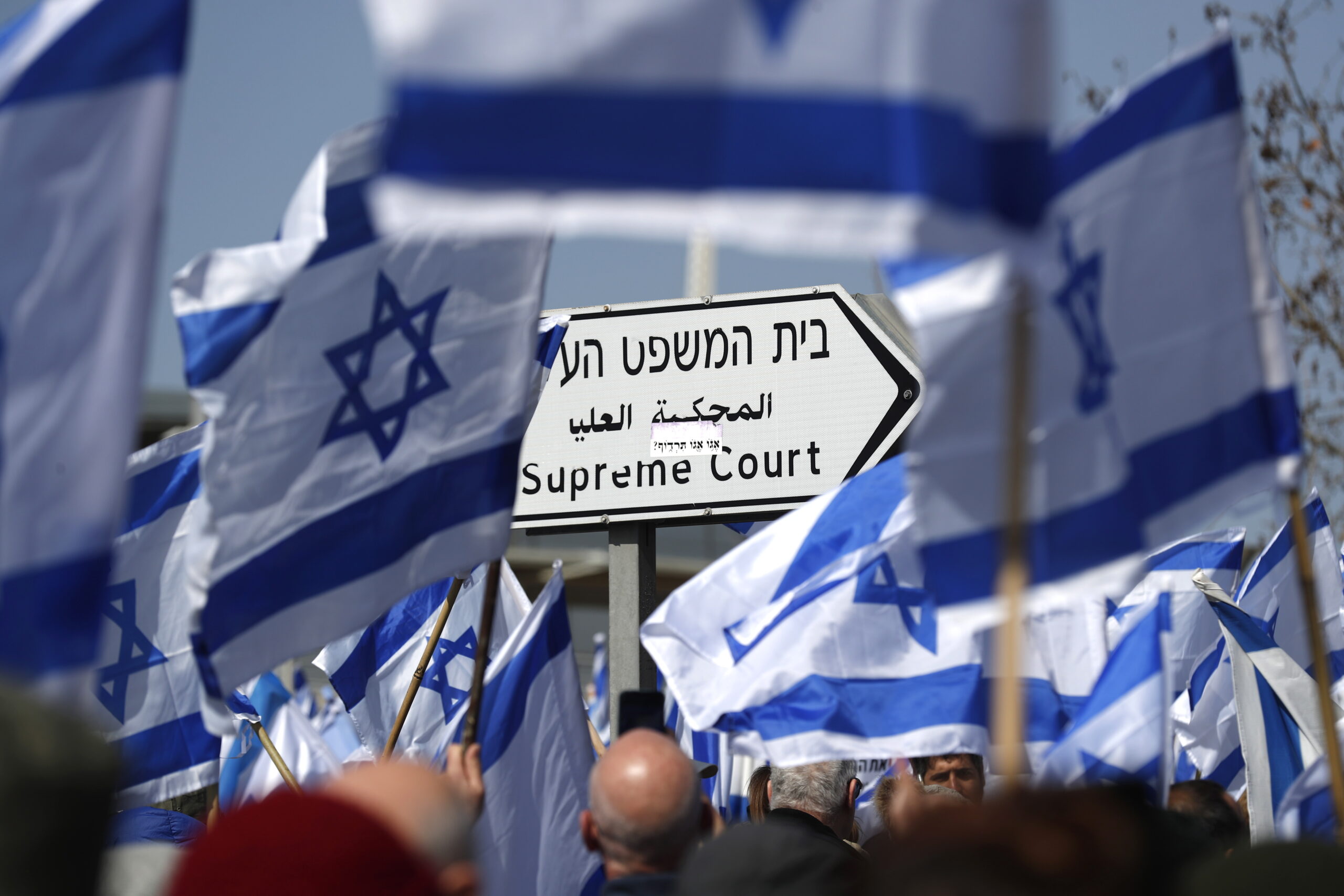 Izraeli közvélemény-kutatás: Netanjahu és Lapid gyengül, Ganz erősödik