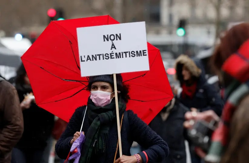 Látszólag csökkent az antiszemitizmus Franciaországban