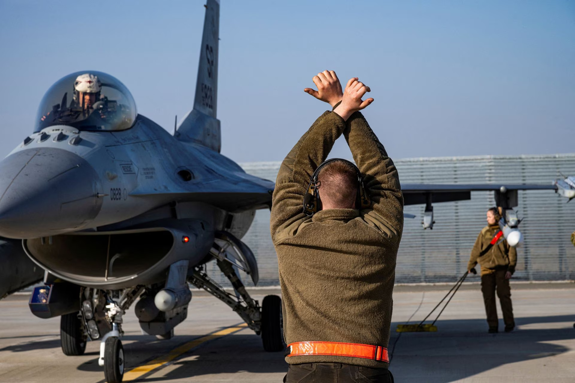 Amerikai jóváhagyás kell, hogy Ukrajna F-16-okokat kapjon – Neokohn