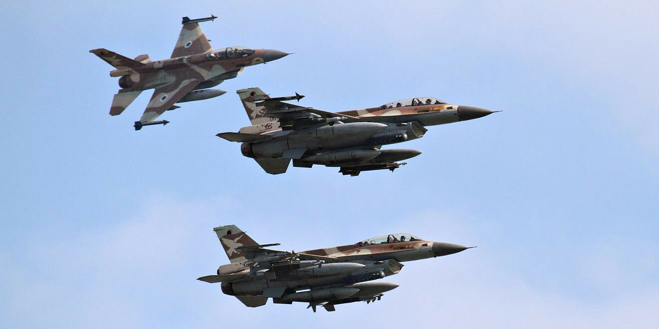 Lecsapott a légierő: újra bombázni kezdte a Hezbollahot az IDF