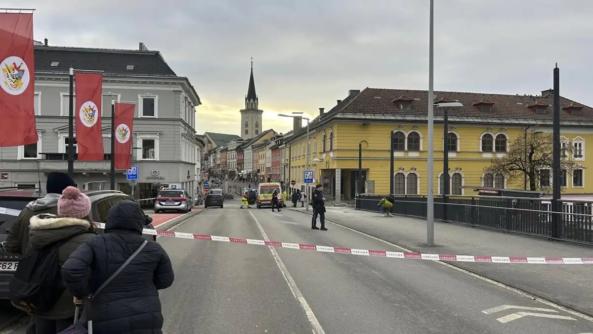 Szíriai menedékkérő késelt Ausztriában: egy 14 éves fiú meghalt, négyen megsérültek
