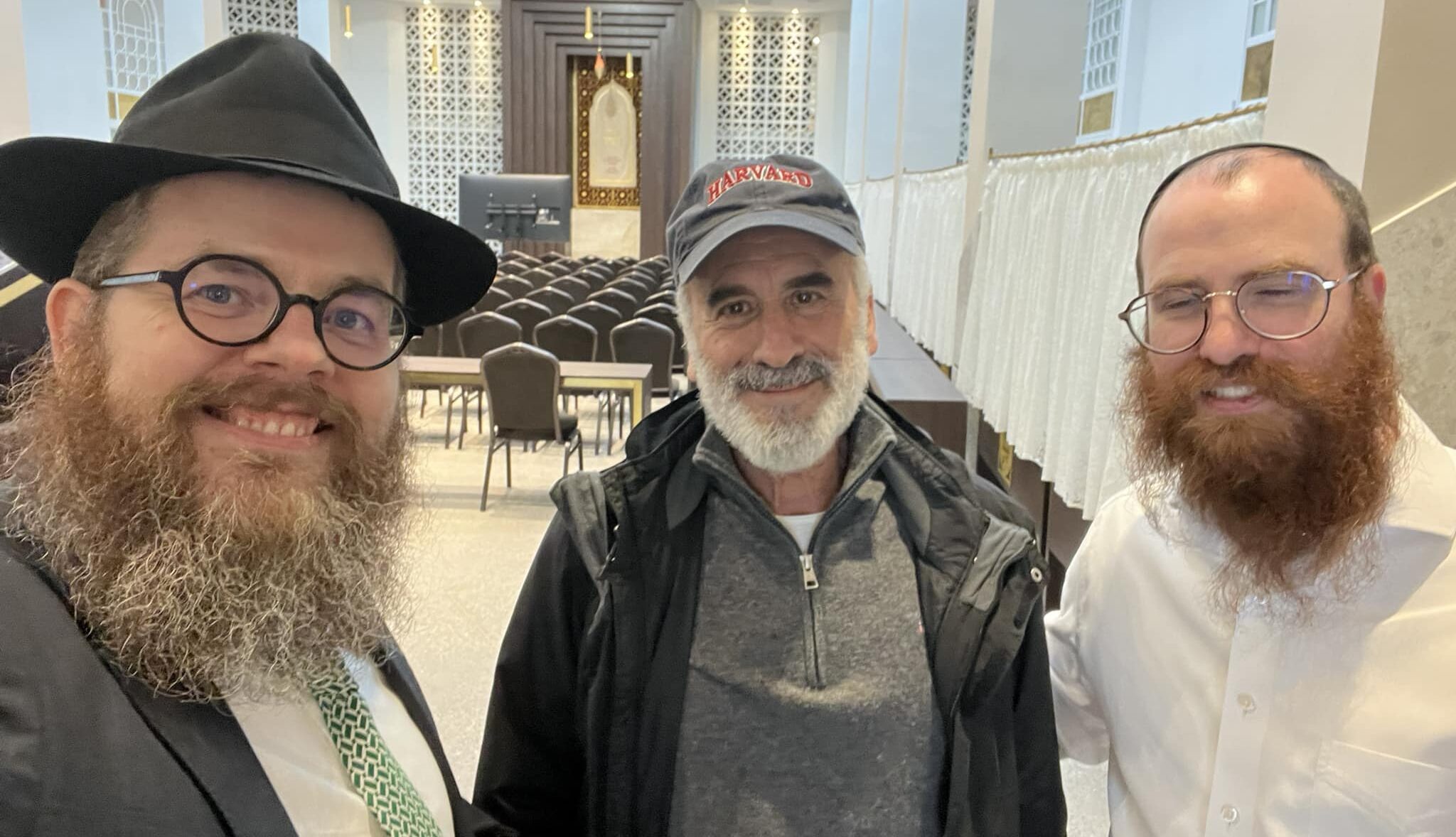 “Köszönöm András, hogy eljöttél” – Köves Slomó rabbinál vendégeskedett Kepes András