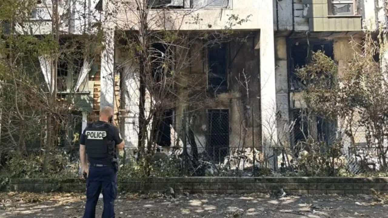 „Megpróbálták megölni a családomat” – felrobbantották egy francia rabbi házát