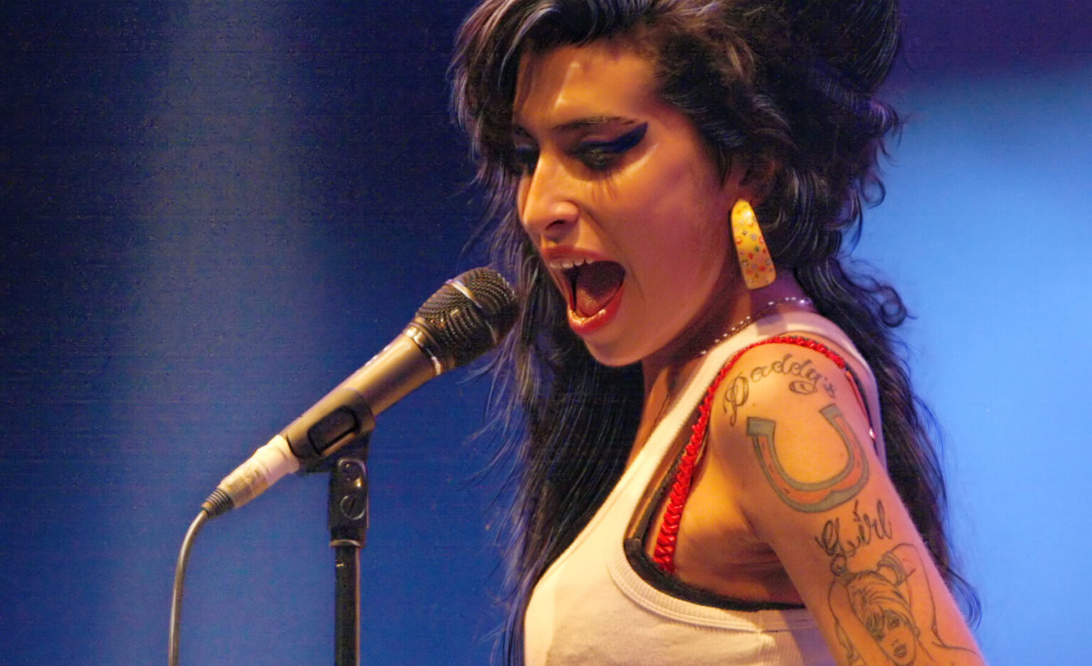 Amy Winehouse barátnői piszkosul meggazdagodtak a zsidó énekesnő