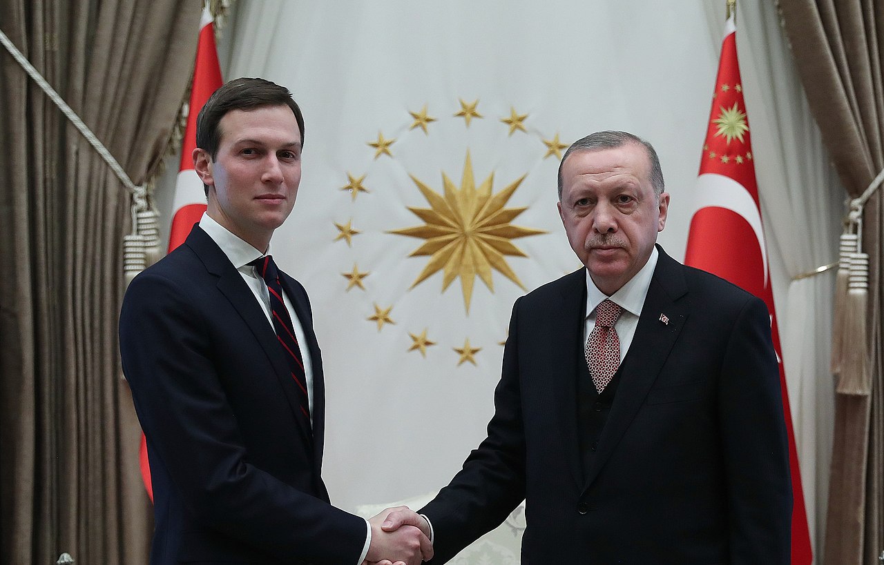 Jared Kushnerre is megorrolt az izraeli kormány