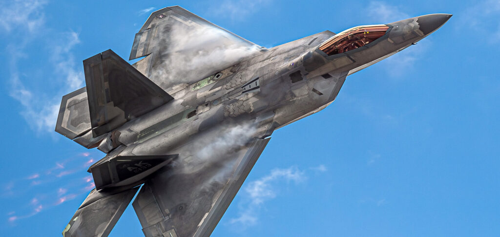 Átalakítják a Raptorokat: halálos fejlesztést kap a Lockheed Martin F-22-es vadászgépe