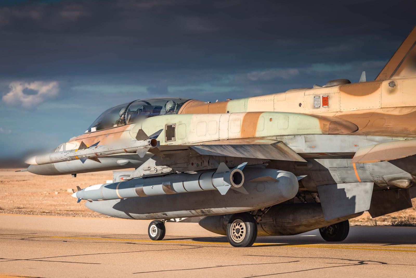 Hatalmas támadás indult: 200 vadászgéppel csapott le Iránra az izraeli légierő