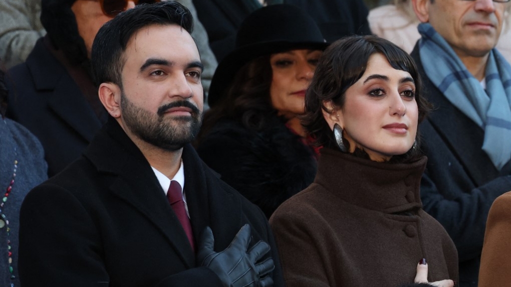 Mamdani polgármester stílusos felesége lájkolta a Hamász október 7-i pogromját