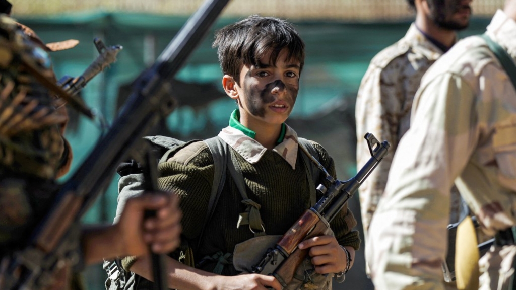 Hihetetlen: Irán már 12 éves gyerekeket is bevet a háborúban