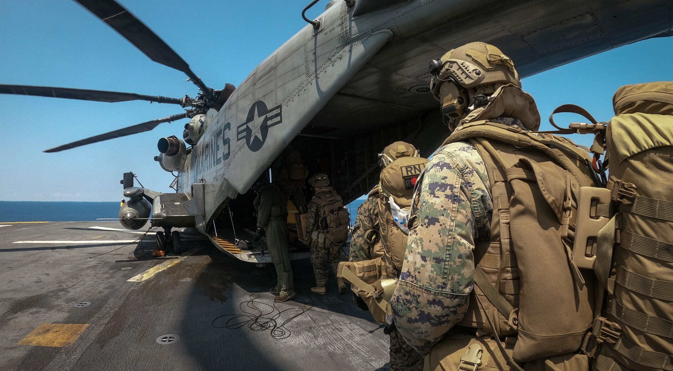 Szárazföldi támadás indul Irán ellen? 2200 elit tengerészgyalogos megy a...