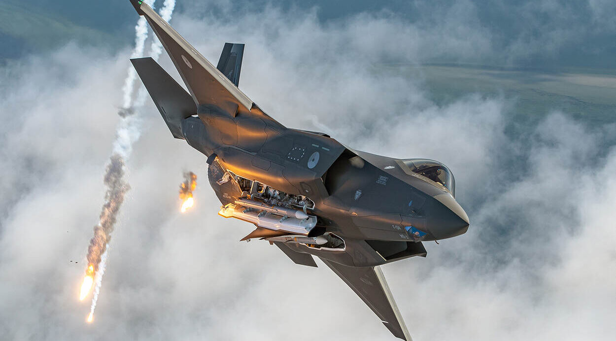 Izrael speciálisan átalakított F-35-ös vadászgépekkel bombázza az irániakat