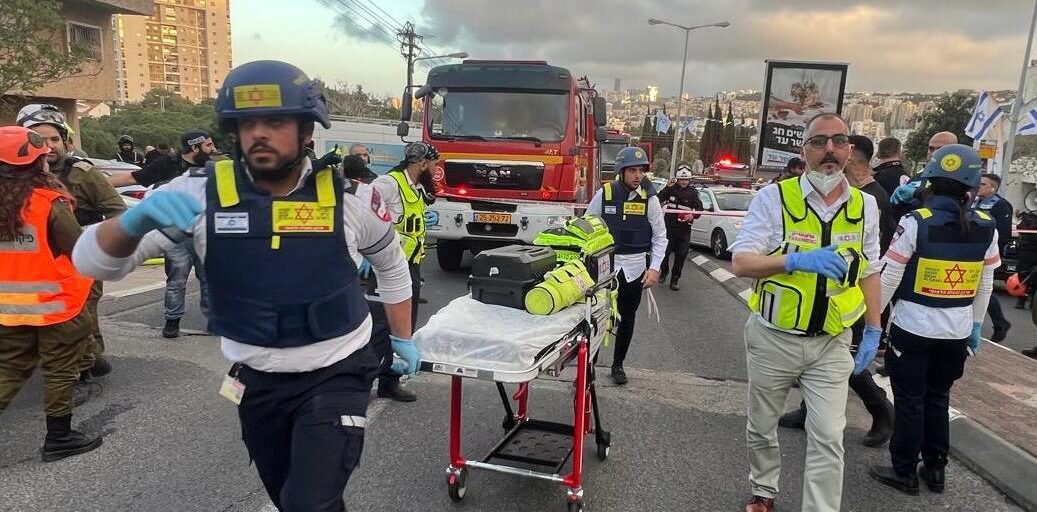 Tragédia: iráni rakéta talált el egy haifai lakóházat, több izraeli meghalt