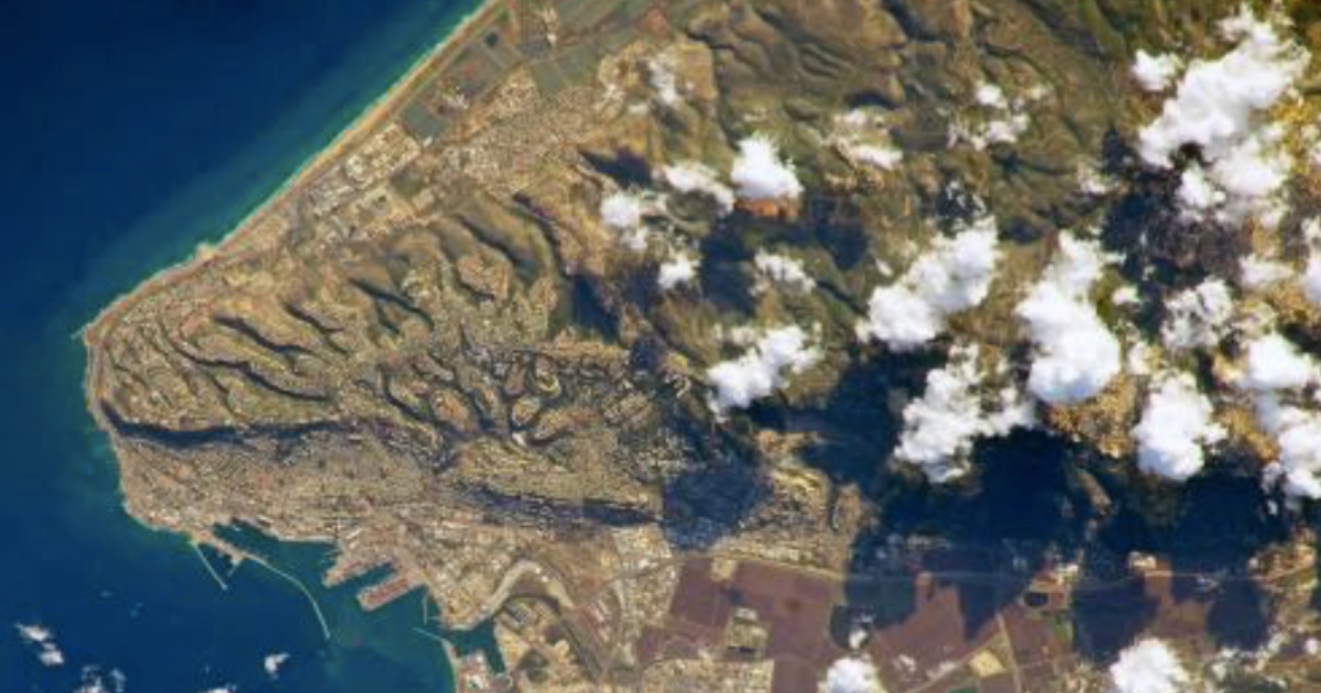 Haifa lesz az új Hormuz? Izraelen keresztül folyhat a jövőben az arab olaj