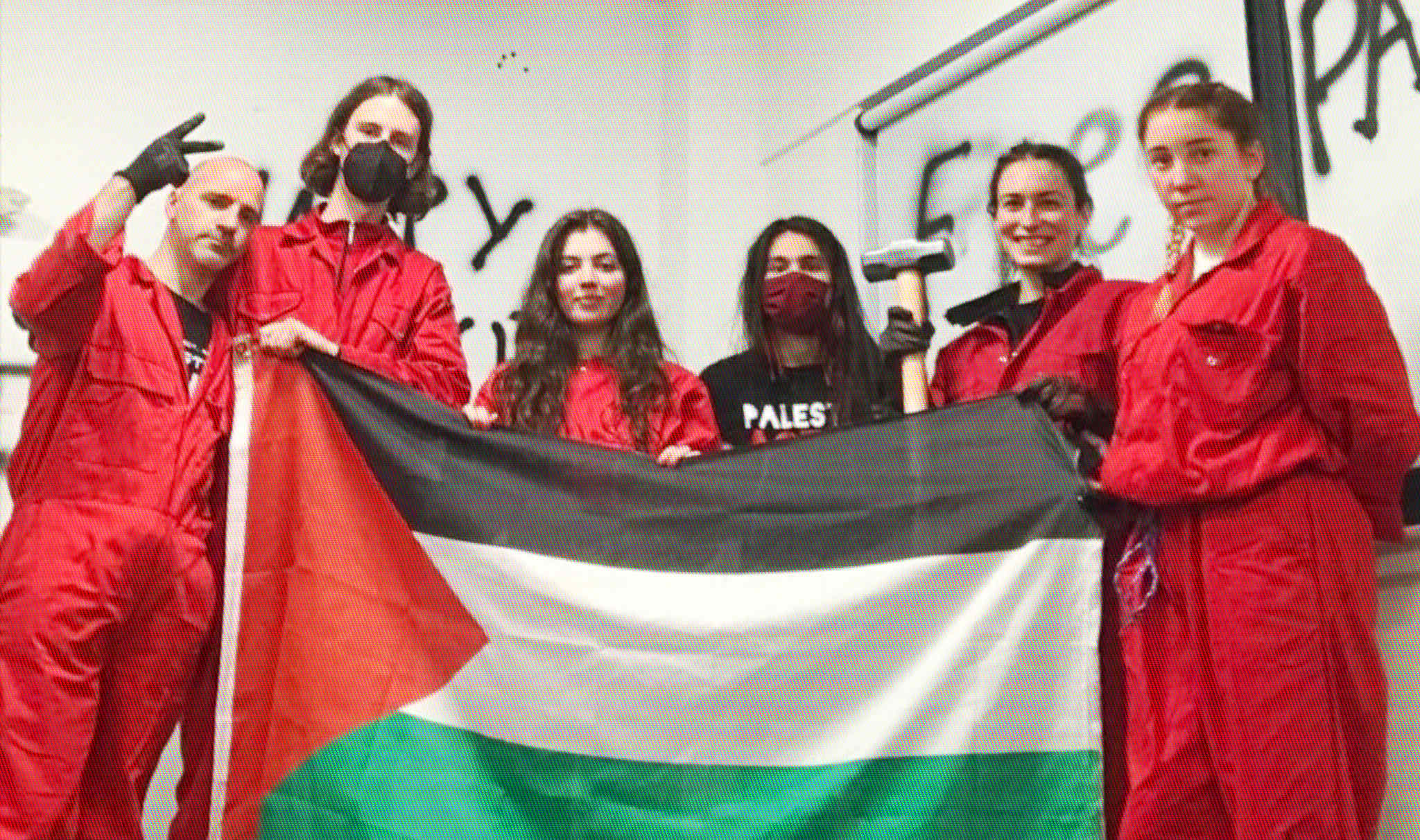 Brutális börtönbüntetést kaptak a rendőrnő gerincét eltörő Palestine Action...