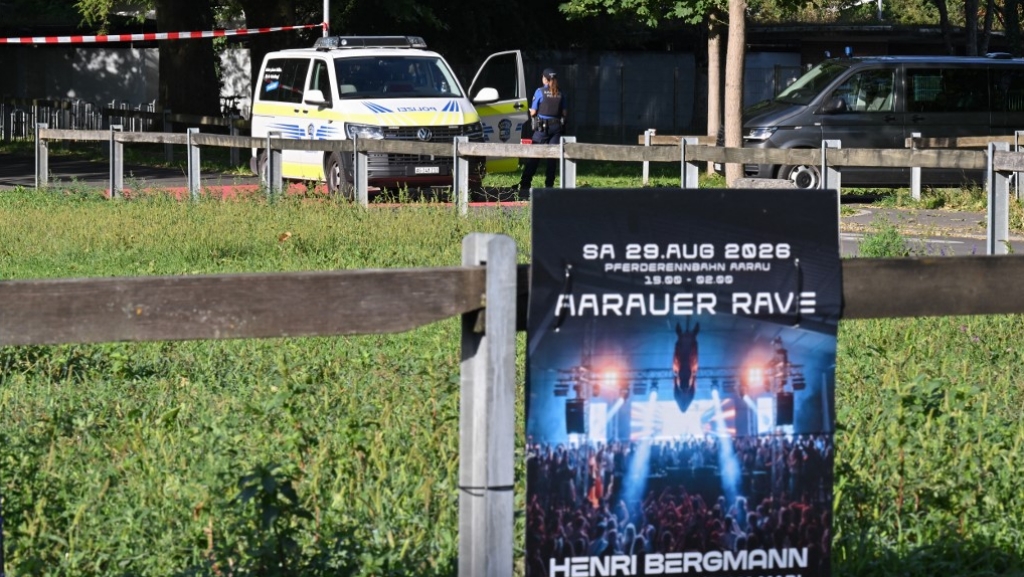 Terrortámadás? Teljes rejtély, miért lőttek a tömegbe egy svájci techno-fesztiválon