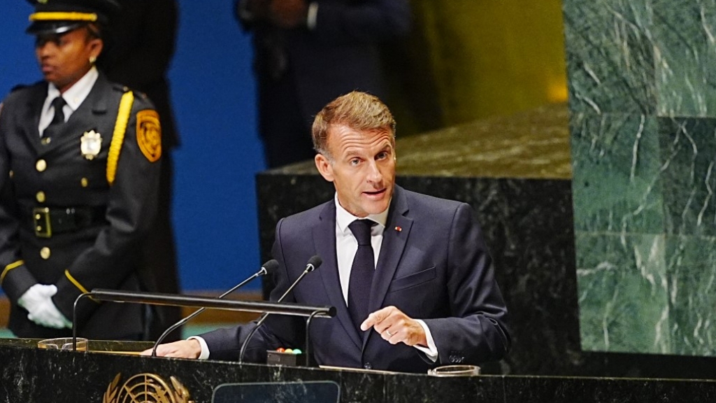 Netanjahu helyretette a Hamászról hülyeségeket beszélő Emmanuel Macront