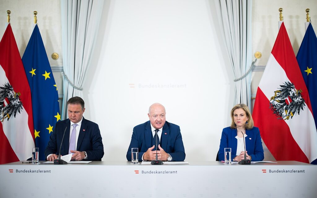 Ausztria a politikai iszlám alkotmányos betiltására készül