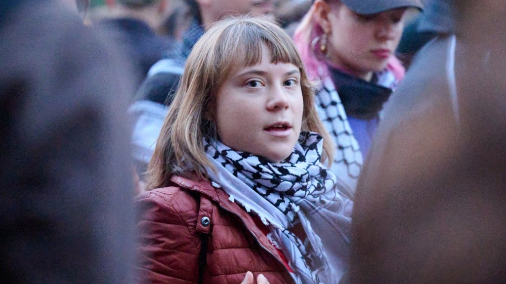 Mindig van lejjebb: október 7-én is a zsidó állam ellen tüntetett Greta Thunberg