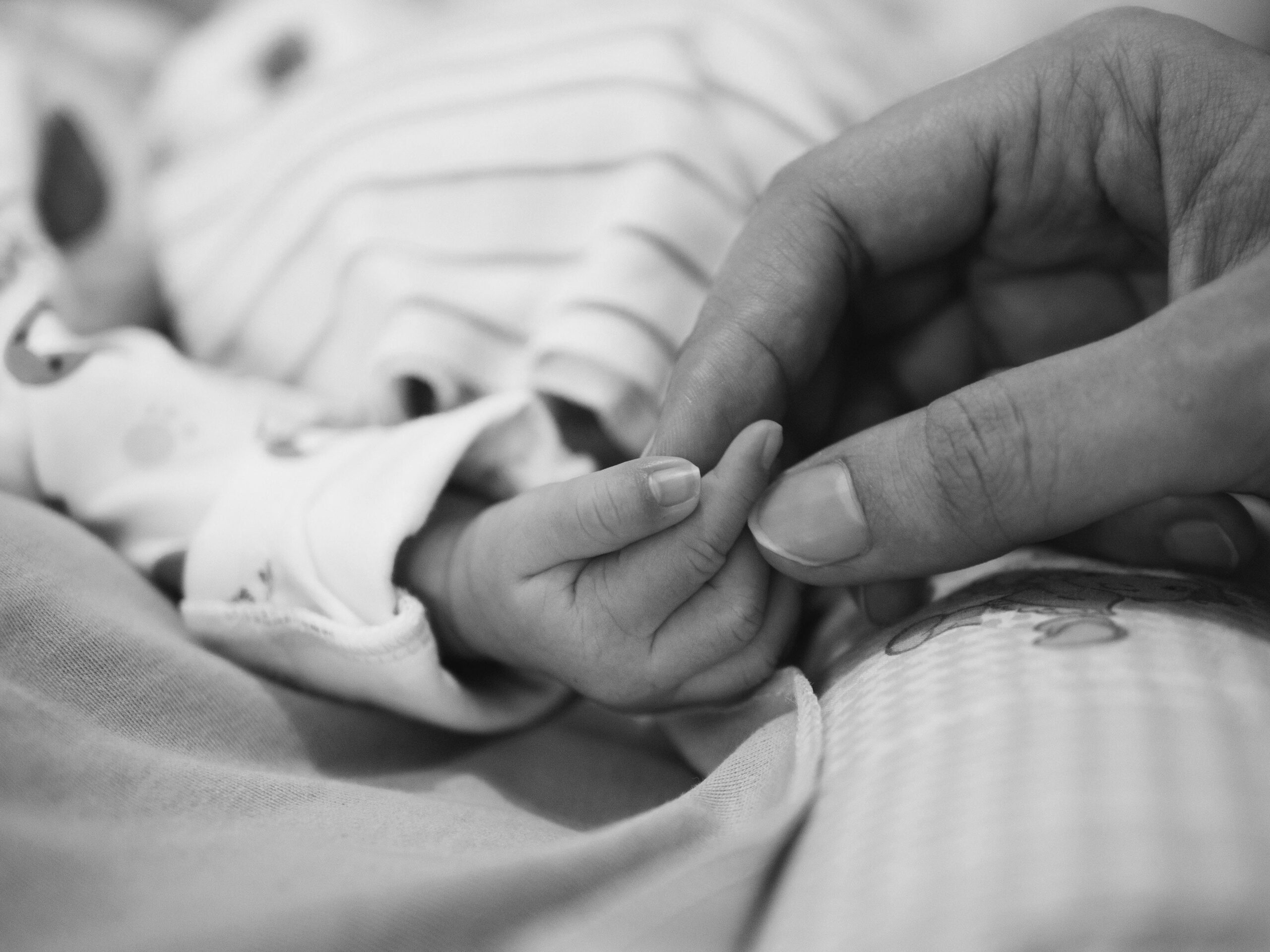 Izraelben két halva született csecsemőnek is pozitív lett a koronavírus-tesztje