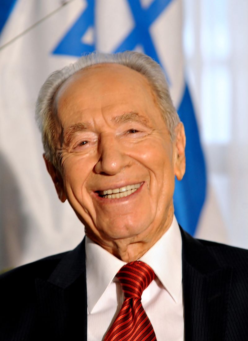 Shimon Peres is buying up the Hungarian Secret Service 