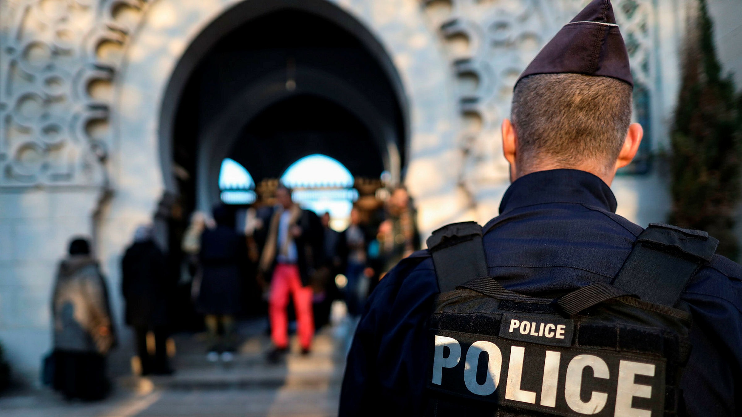 Új francia törvény az iszlamista tendenciák ellen