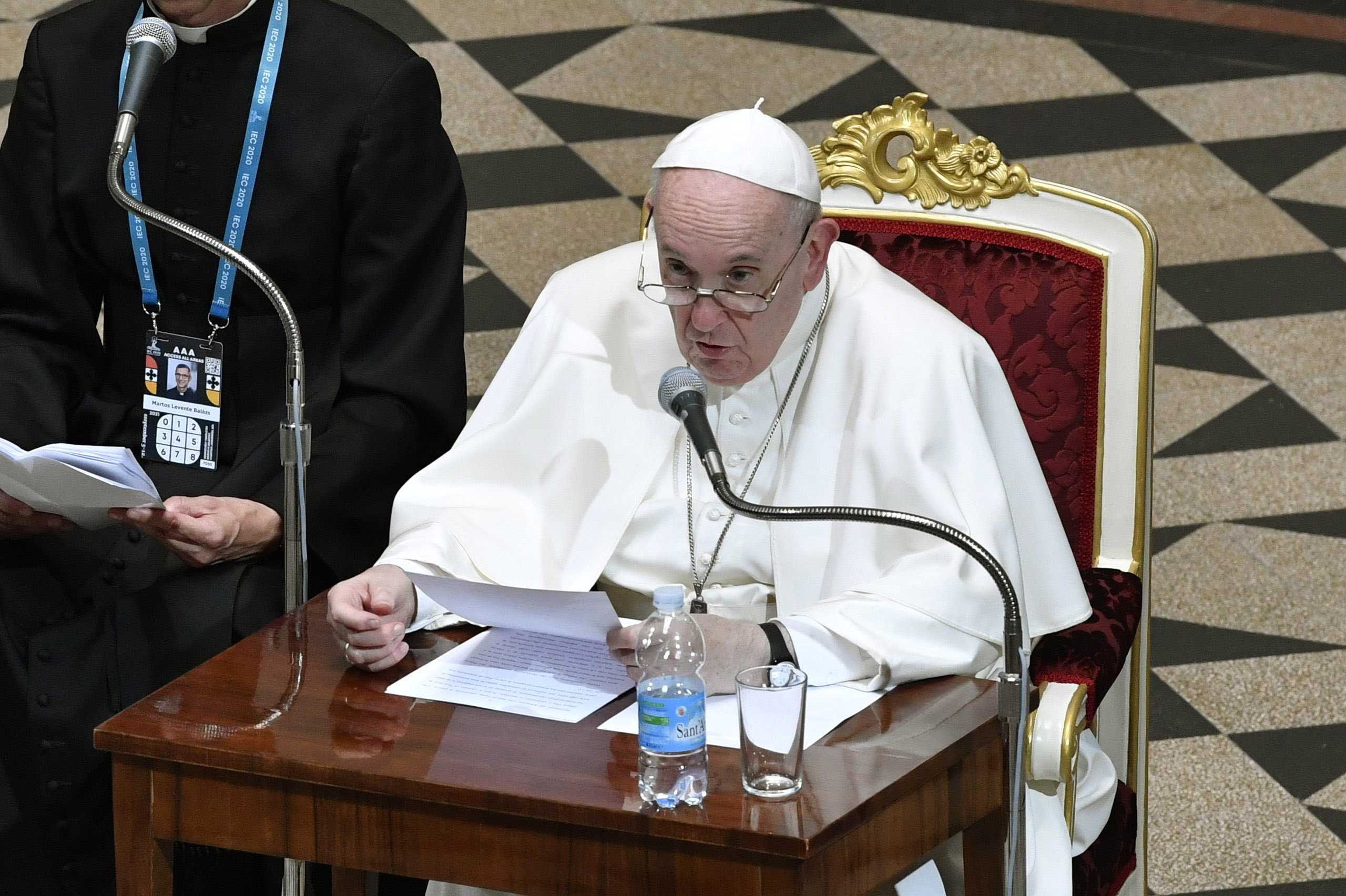 Pope Francis called for the unity of Jews and Christians, also quoted Radnóti 