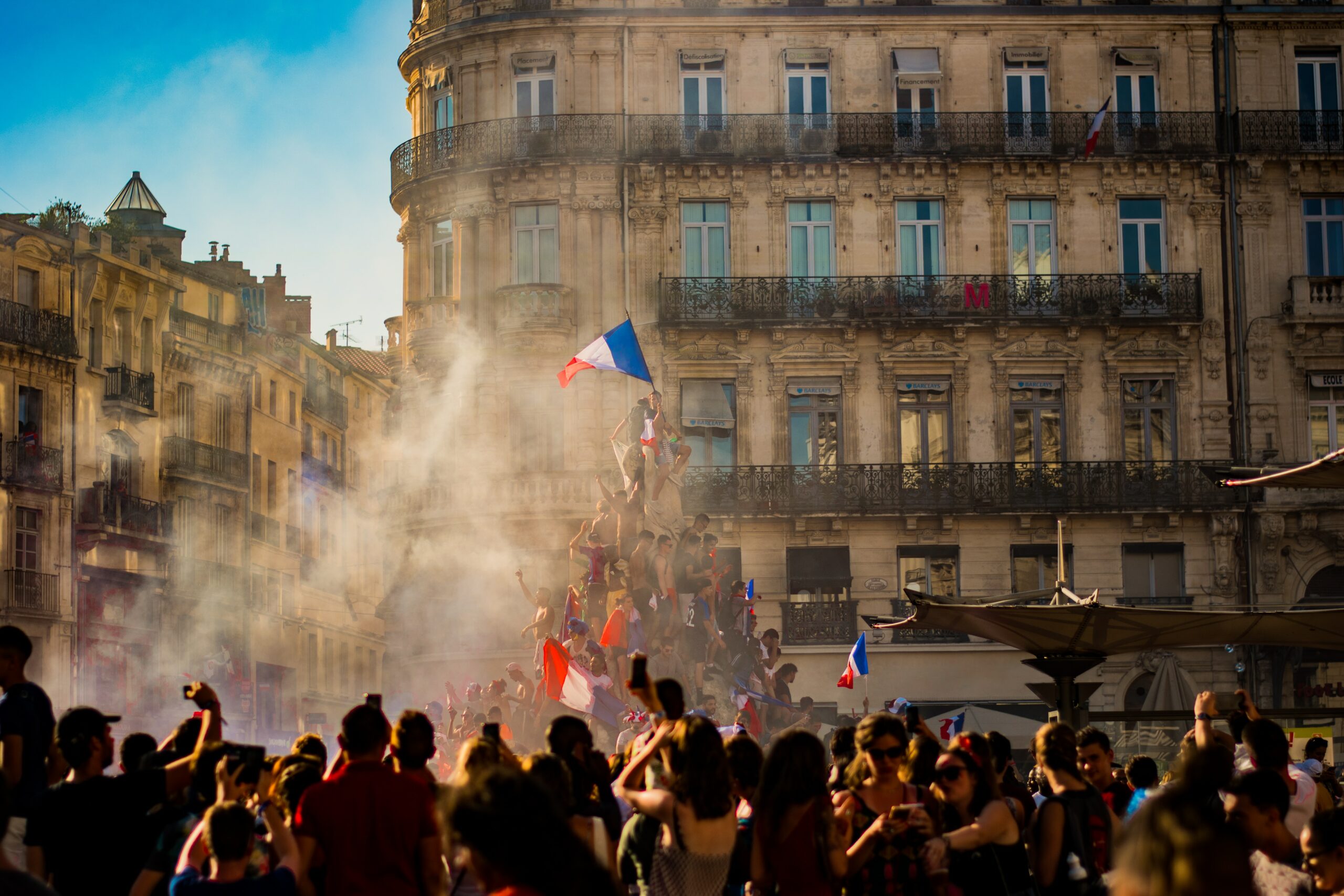 A francia kormány háborút hirdetett a progresszív ideológiák ellen