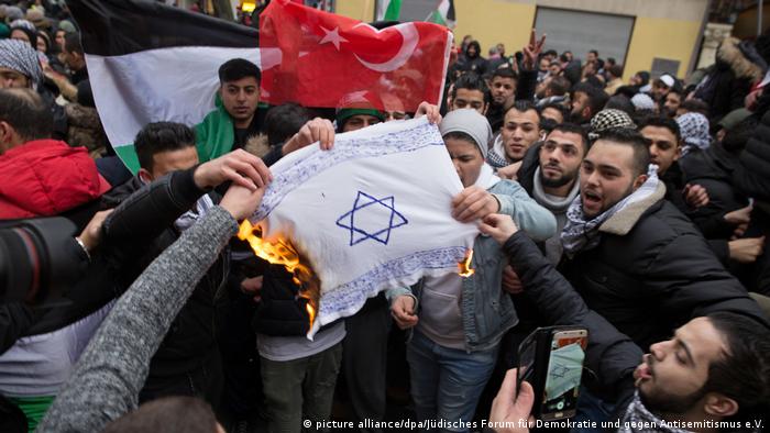 Szervezett iszlamisták szították az antiszemita gyűlöletet Németországban