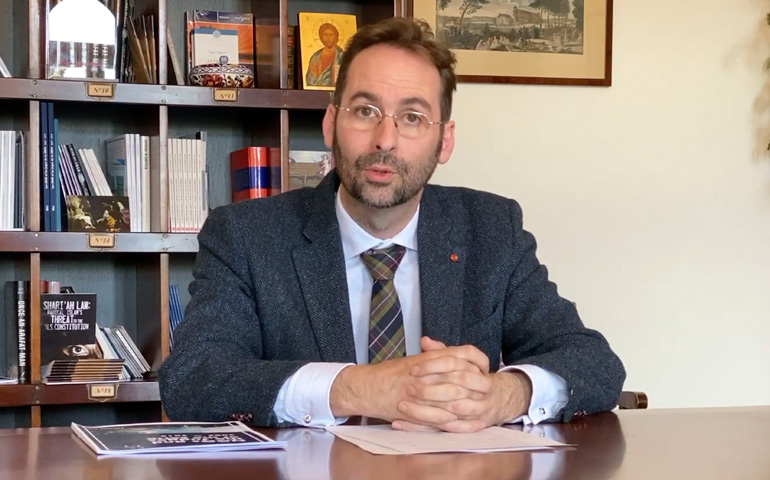 „A progresszívek össze fognak omlani” — francia jogász a Neokohnnak